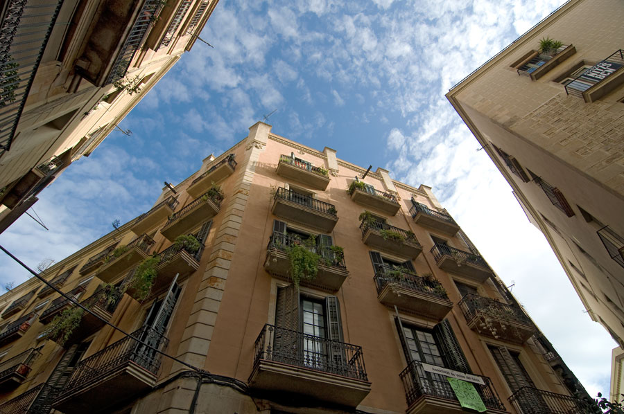 Типичные балконы зданий Готического квартала