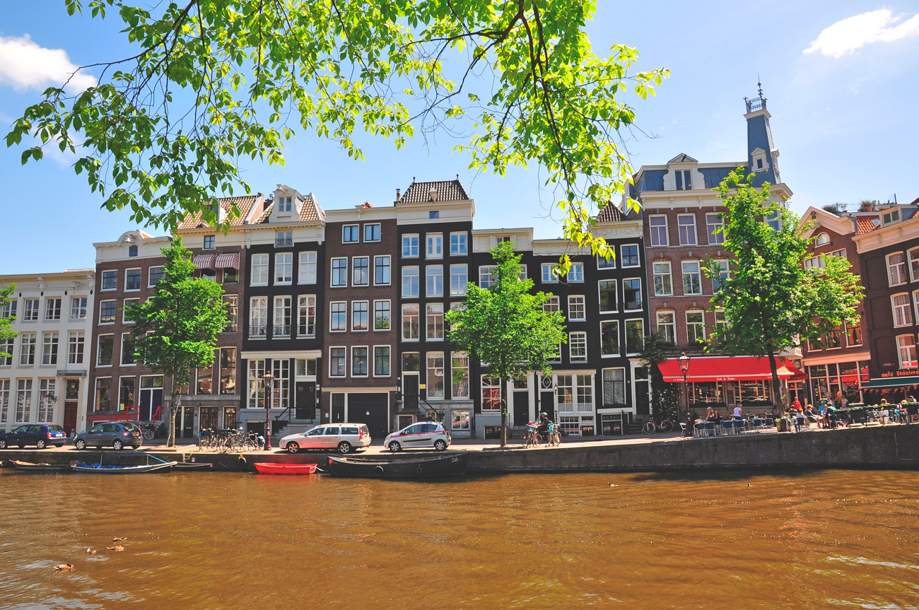 Амстердам время